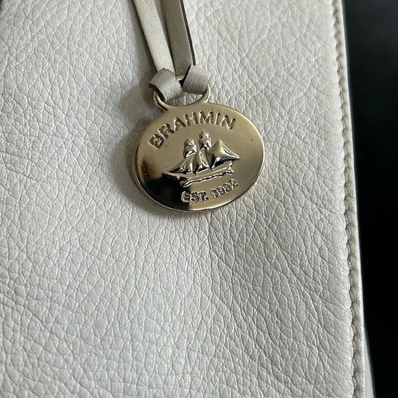 Brahmin Green and White Tote with Elegant Design - Picture 5 of 12